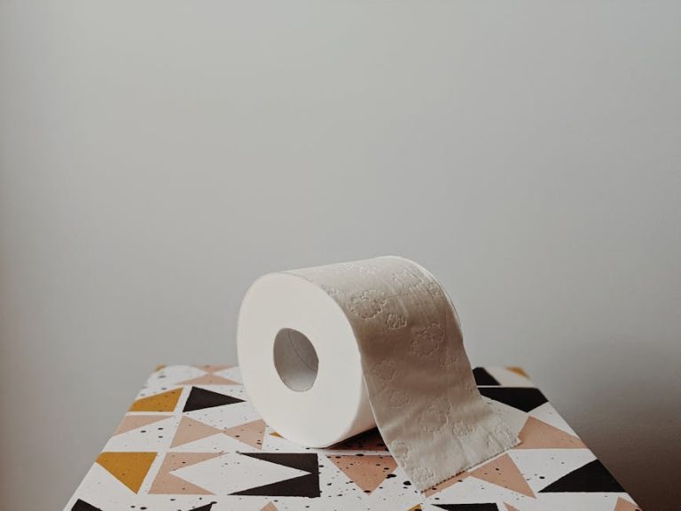How to Clean Cat Litter Box: Quick & Easy Tips
